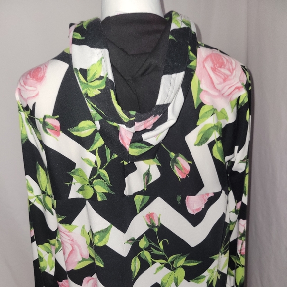 Lularoe Hoodie Size M - Picture 3 of 6